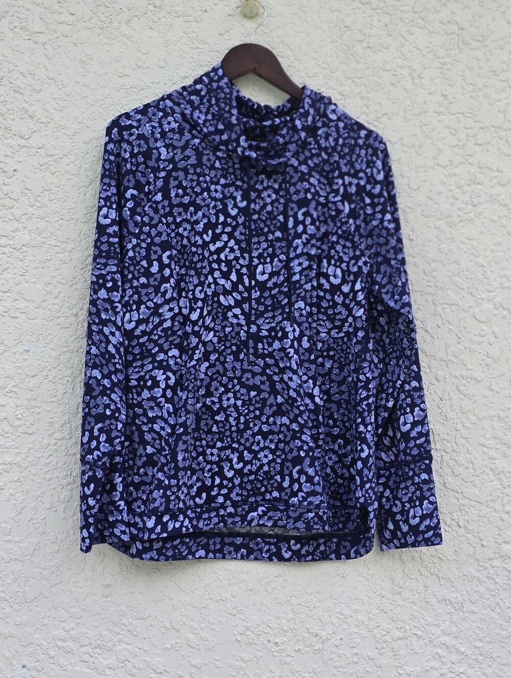 Tommy Bahama Heathered Gray and Light Blue Sleep Top - Picture 2 of 9